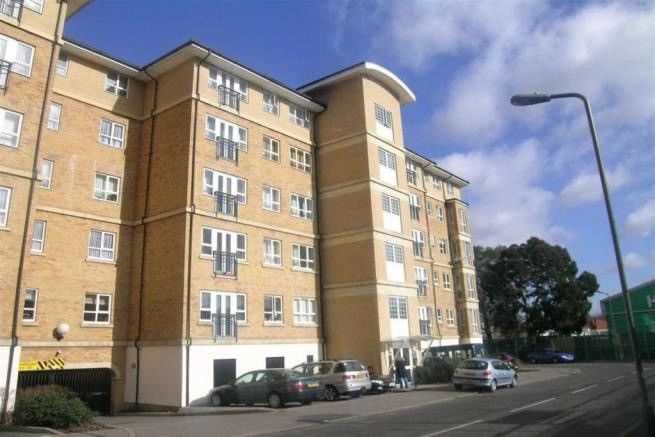 Guinevere Court, King George Crescent,