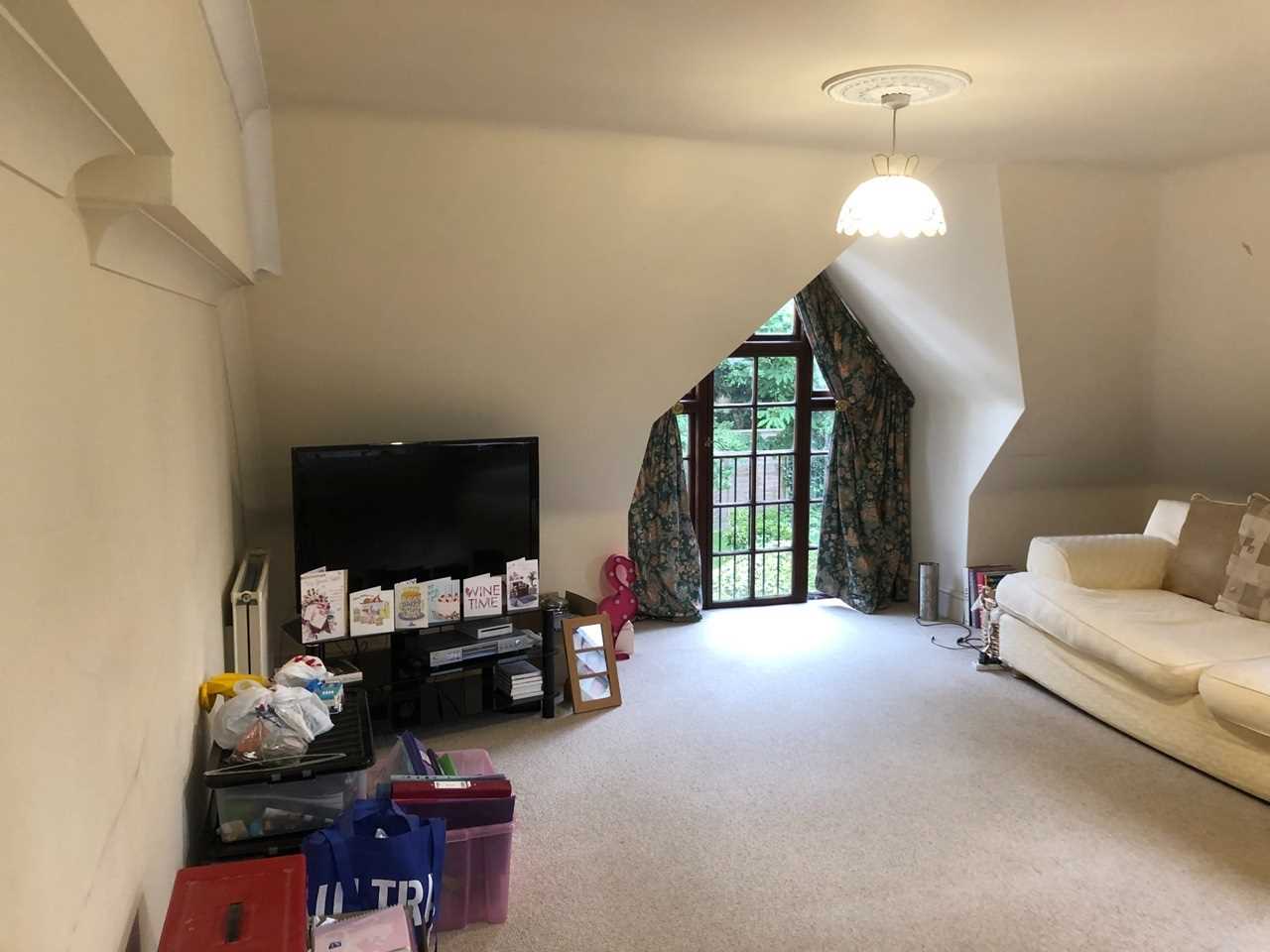 Frithwood Ave - Picture 3